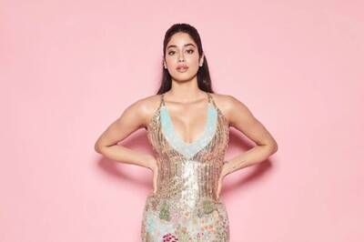 Janhvi Kapoor Bedazzles In A Stunning Bodycon Dress