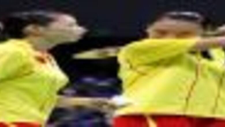 China's top doubles shuttlers dumped