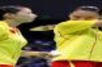 China's top doubles shuttlers dumped