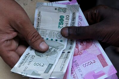 Mercedes with Rs 2.5 Lakh 'Unaccounted Cash' Impounded in Greater Noida