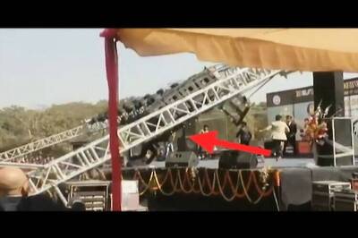 Deshbandhu College student injured as light stand falls on him during fest