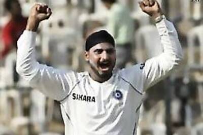 Hindu groups take Bhajji to court for Ravana dance