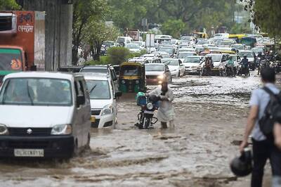 Late Monsoon Ending in India Blamed for Australian Bushfires That Has Displaced Thousands