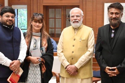 Kashmir Files Team Poses With PM Modi, Users Say 'This Is Best Promotion; To Hell With Kapil Sharma'