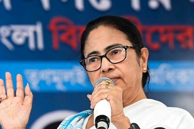 Mamata Meets Uddhav, Says NDA Govt May Not Last