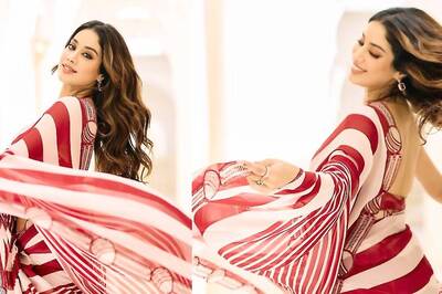 Janhvi Kapoor Scores A Six With Her Cricket-Themed Saree For Mr and Mrs Mahi Promotions