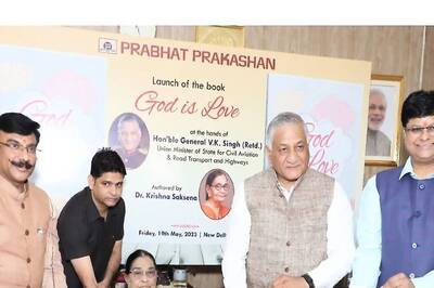 General VK Singh Releases Dr Krishna Saksena's Book 'God Is Love', Written during Covid Crisis