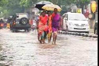 Heavy rains lash TN, schools, colleges close in Chennai