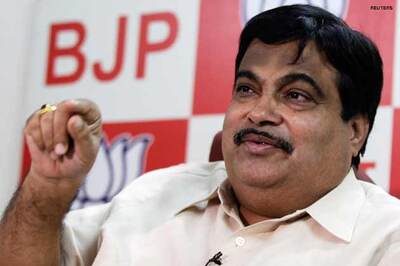 'Senior leader' wanted help to topple UPA-II: Gadkari