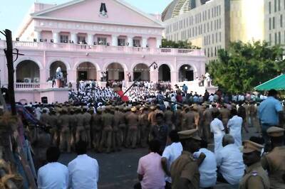 Jayalalitha's Body Kept at Rajaji Hall in Chennai For Public Homage