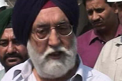 Govt is focused, working hard for Games 2010: Gill