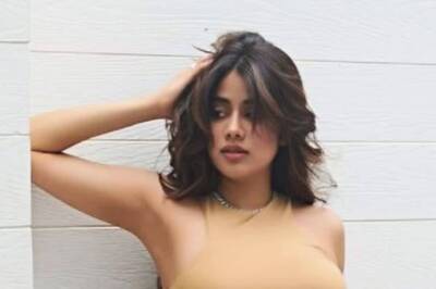 Janhvi Kapoor Awaits Call From 'Mystery Man' Leaving Fans Curious