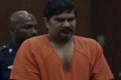 Jailed Indian filmmaker still to leave Canada