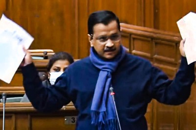 Kejriwal Tears Copies of Farm Laws in Delhi Assembly, Draws Parallel With 1907 Protests Against the British