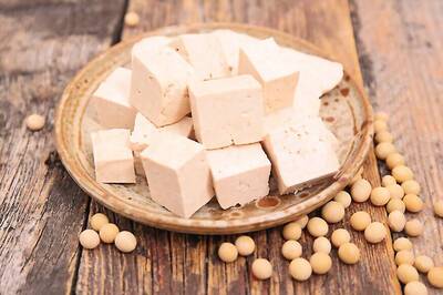 Upping Vegetable Protein Intake Can Help Reduce Early Menopause Risk