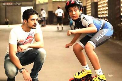 Watch: Saqib Salim turns skating instructor for Partho Gupte in 'Hawaa Hawaai'