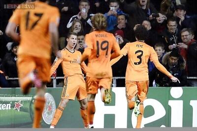 Record-breaking Ronaldo leads Real Madrid to 2-0 win at Copenhagen