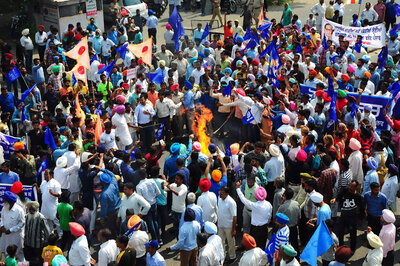 News18 Daybreak | Dalit Protests Turn Violent, VK Singh Courts Controversy and Other Stories You May Have Missed