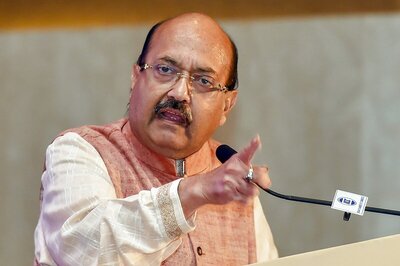 Political Leaders, Family Members Pay Last Tributes to Amar Singh