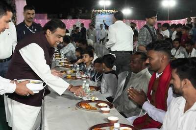 'My Mother is from Jamnagar': How Mukesh Ambani Greeted Locals at Anant-Radhika's Anna Seva