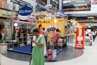 Bigger the shopping trolley, happier the woman