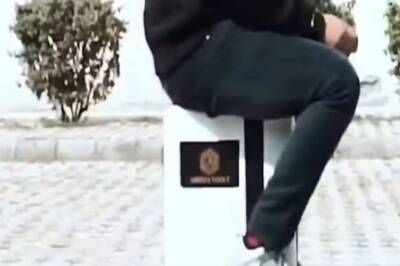 Arista Vault Introduces Futuristic Smart Luggage That Turns Into A Scooter