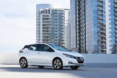 Nissan LEAF is the First Electric Car to Cross 4 Lakh EV Sales