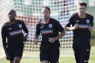 Upson frustrated by lack of England action