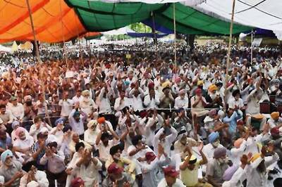 Modi fails to announce One Rank One Pension, ex-servicemen fume, call PM 'liar', vow to continue protests