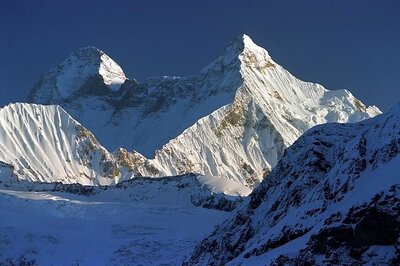 Search for South Korean Trekkers Missing in Nepal Could Take Weeks, Say Rescuers