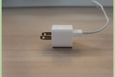 How to Hide the Wires and Cables Behind the TV or Computer