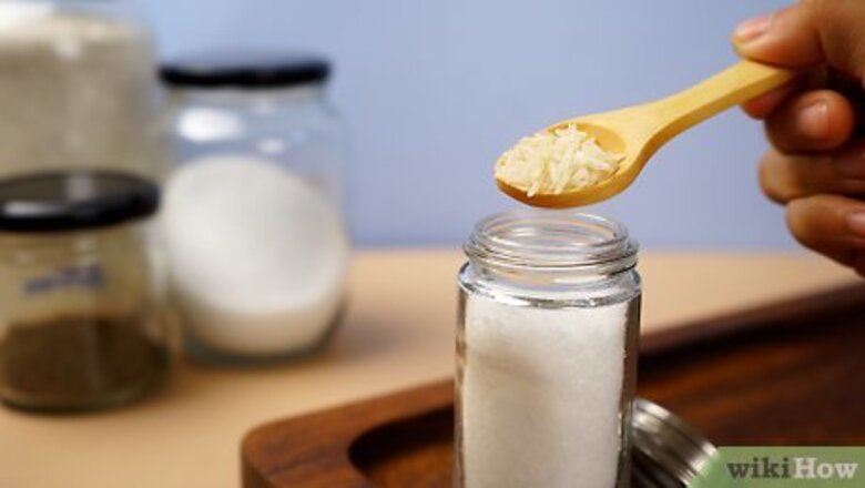 Simple Ways to Prevent Salt from Absorbing Moisture