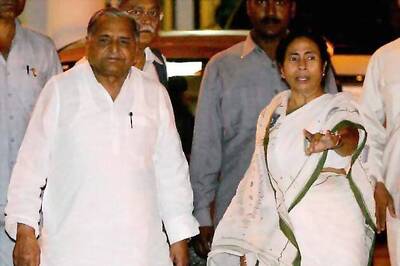 Mulayam ditches Mamata, says politics depends on developments