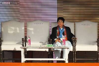 Kiran Bedi fails to change BJP's fortune, loses from party's stronghold