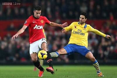Van Persie scores as Manchester United beat Arsenal 1-0