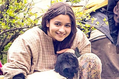 Snapshot: Is that Kashmiri girl really Alia Bhatt?