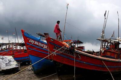 Sri Lankan Navy Arrests 6 Indian Fishermen for Alleged Poaching
