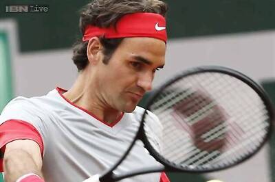 Federer loses to Gulbis in French Open's fourth round