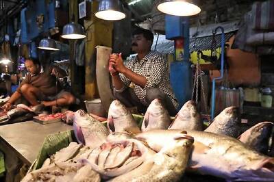 Bengalis Forced to Scale Down 'Jamai Shashti' Celebrations as Covid-19 & Cyclone Amphan Batter Fish Supply, Push up Prices