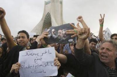 Obama expresses concern over ongoing protest in Iran