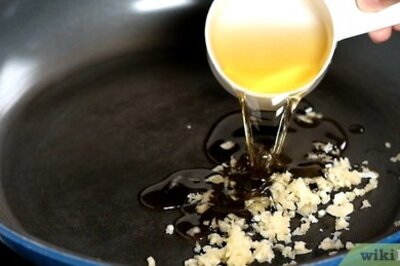 How to Make Garlic Oil