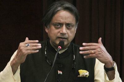 Shashi Tharoor Writes to PM, Suggests Relief Measures to Deal with Economic Impact of Coronavirus