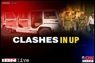 Muzaffarnagar clashes: Mulayam Singh Yadav meets Akhilesh Yadav, others