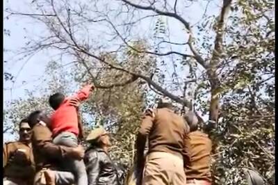 Ahead of UP Budget, Farmer Tries To Commit Suicide Outside CM Residence