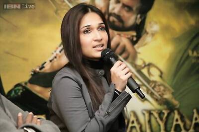 Dad did 'Kochadaiiyaan' not because I am his daughter: Soundarya
