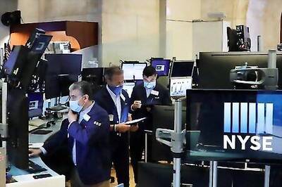 Nasdaq Futures Tumble 2% As Tech Stocks Get Hammered