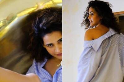 Sexy! Aisha Sharma Slips into Bathtub With Just Her Shirt, Teases Fans With Hot Photos