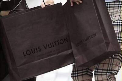 LVMH private equity eyes Asia fund over $ 1 bn