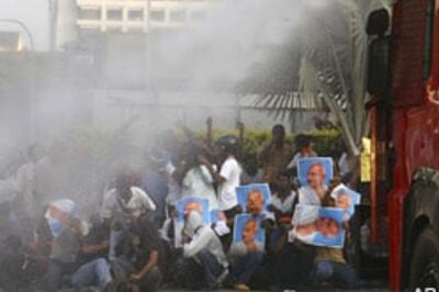 Malaysia justifies ethnic Indians' arrest, snubs US