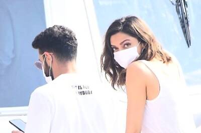 Deepika Padukone Serves Uber-cool Look From the Sets of Shakun Batra's Next